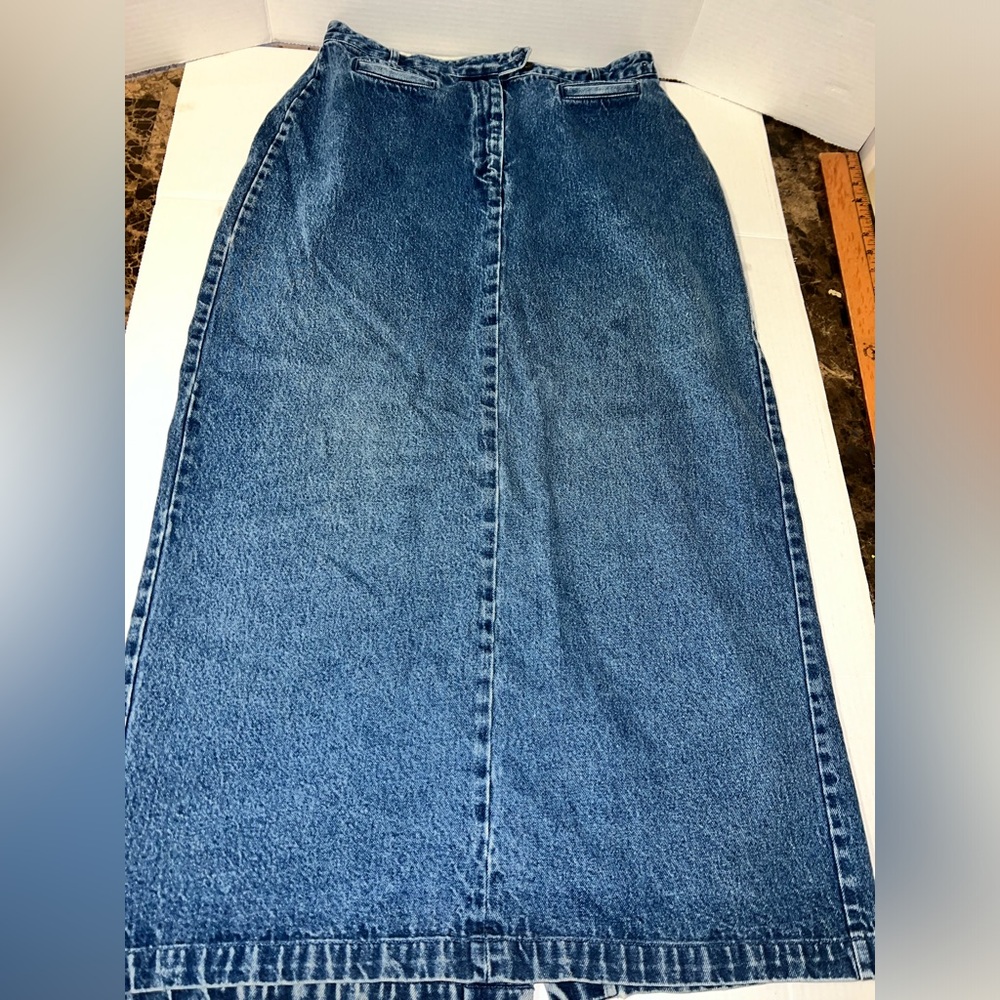 Vintage Woman’s Long Length Denim Skirt Y2K Woman’s Size 16 35.5 “ Length Modest